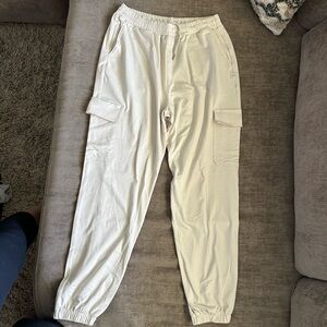 Vuori Women's Boyfriend Cargo Joggers